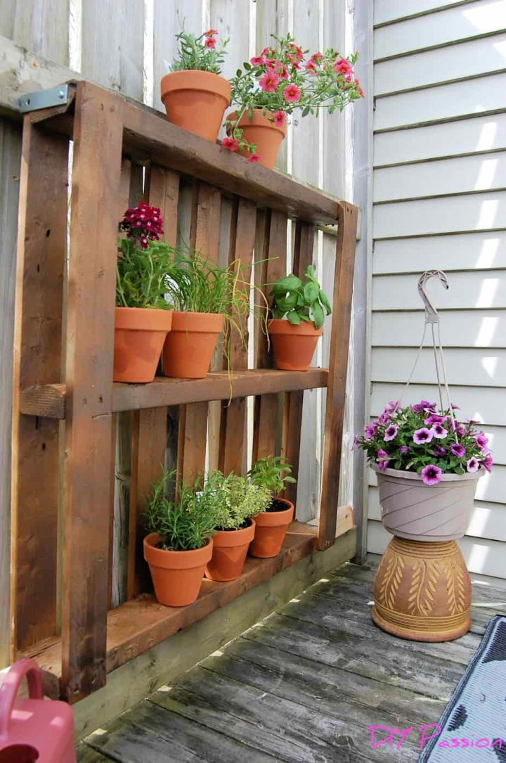 How to Create a Balcony Pallet Garden