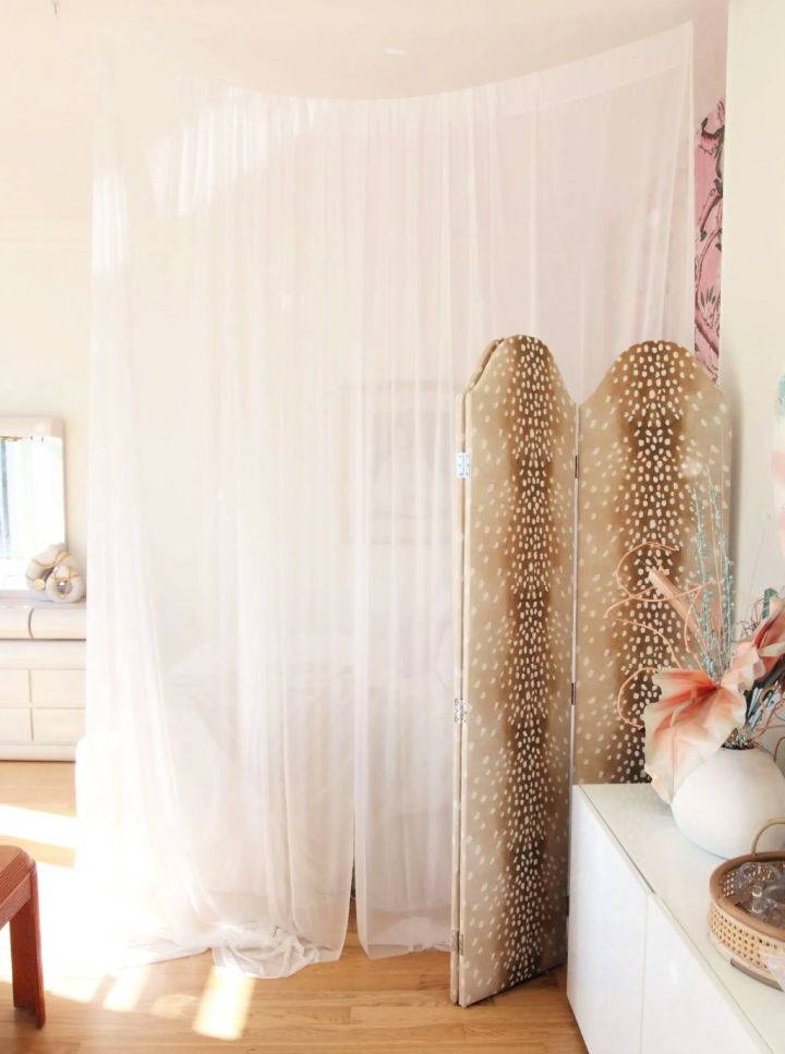 DIY Chic Room Divider With Curtain