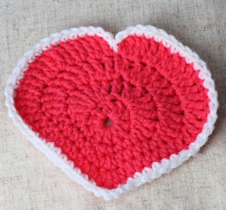 Crocheting a Heart for Valentine's Day