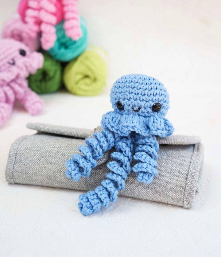 Simple Crochet Jenny the Jellyfish Amigurumi Pattern