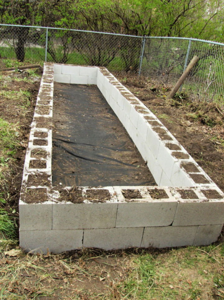 Simple Garden Bed With Cinder Blocks