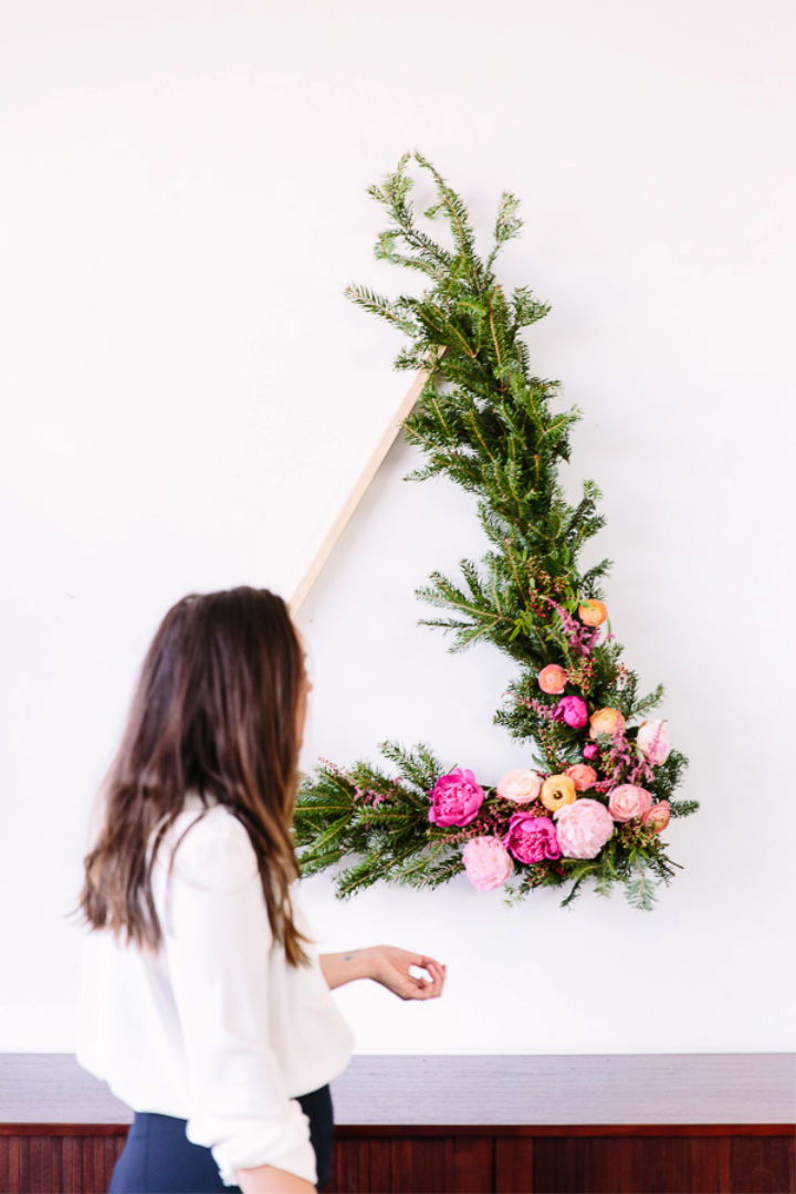 Giant Wreath Under 10