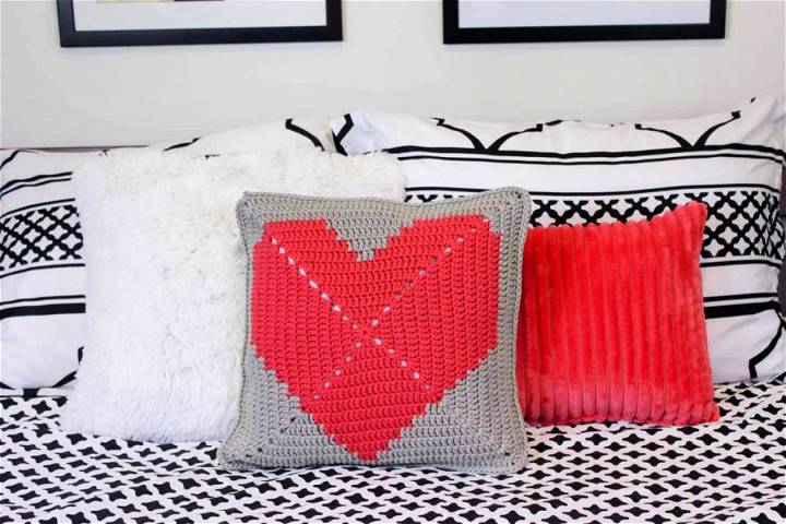 House or Dorm Warming Crochet Pillow Pattern