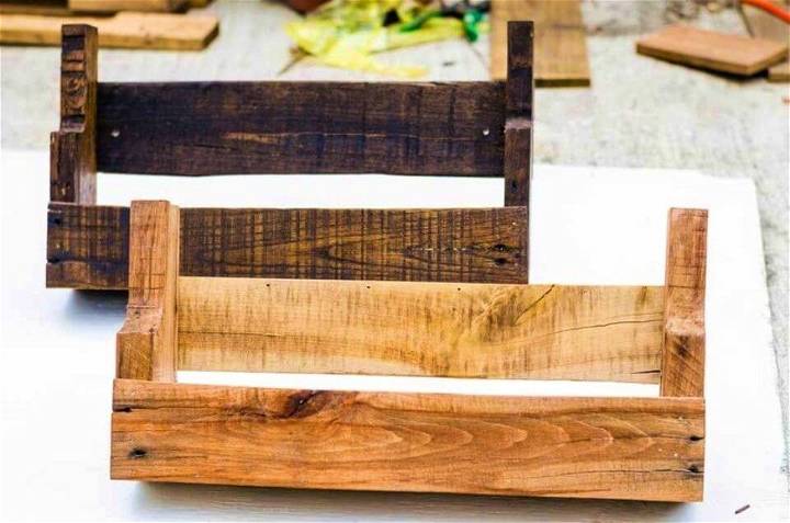 How to Build Pallet Wood Shelves
