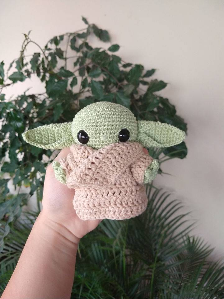 How to Crochet Baby Yoda Amigurumi
