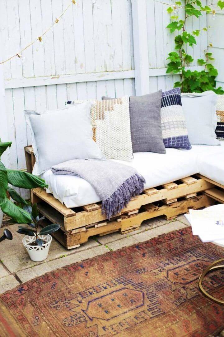 Making a Sofa Out of Pallets