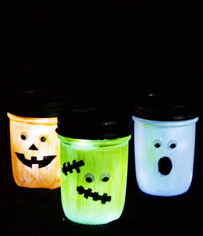 Mason Jar Halloween Lanterns
