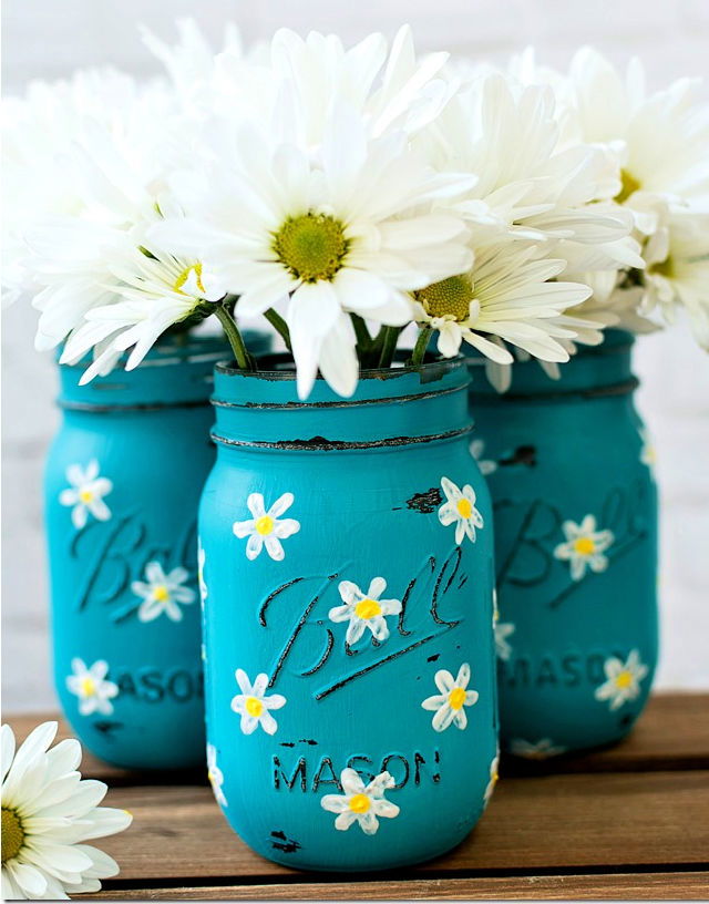 DIY Painted Daisy Mason Jar Centerpiece