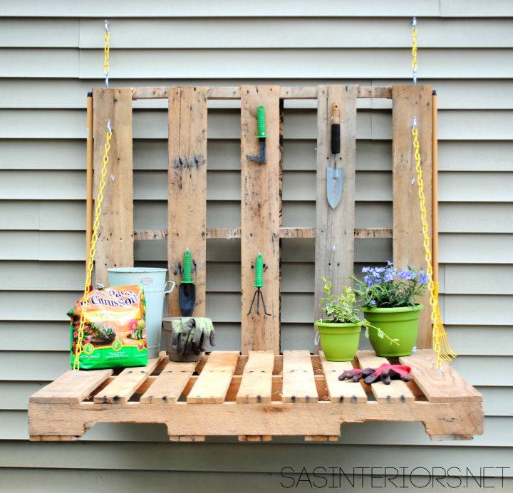 How to Make a Pallet Gardening Table