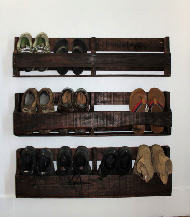 DIY Pallet Shoe Rack at Home