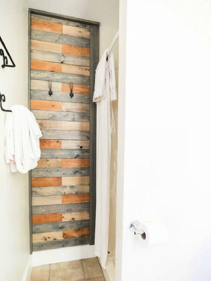 DIY Pallet Wood Wall - Step by Step Instructions