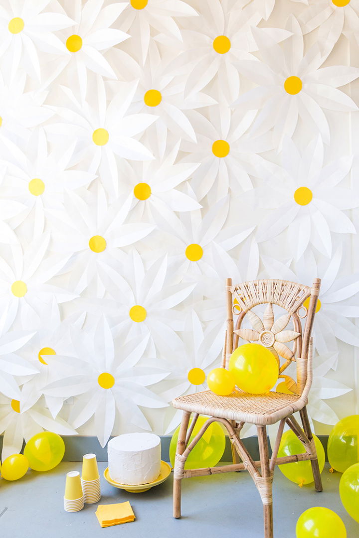 Paper Daisy Backdrop