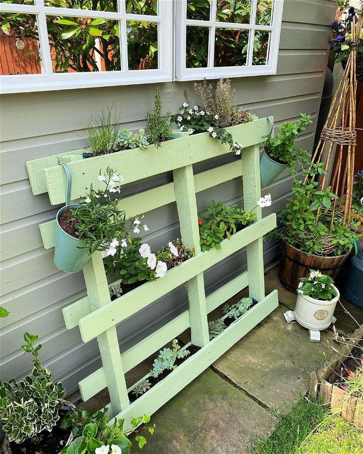 looking forward to seeing all your pallet garden ideas⁣
