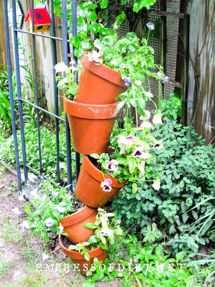 Wonderful DIY Tipsy Pots Plant Tower