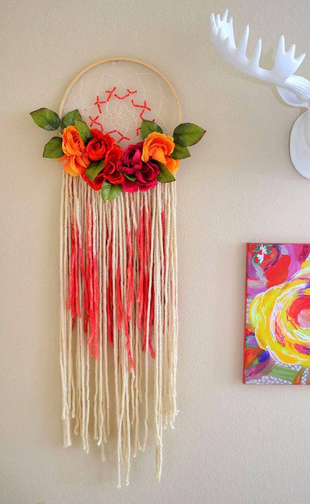 How to Make a Floral Dreamcatcher