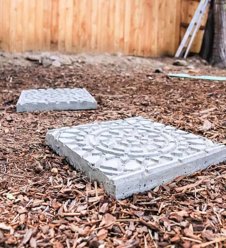 Concrete Stepping Stones In Backyard