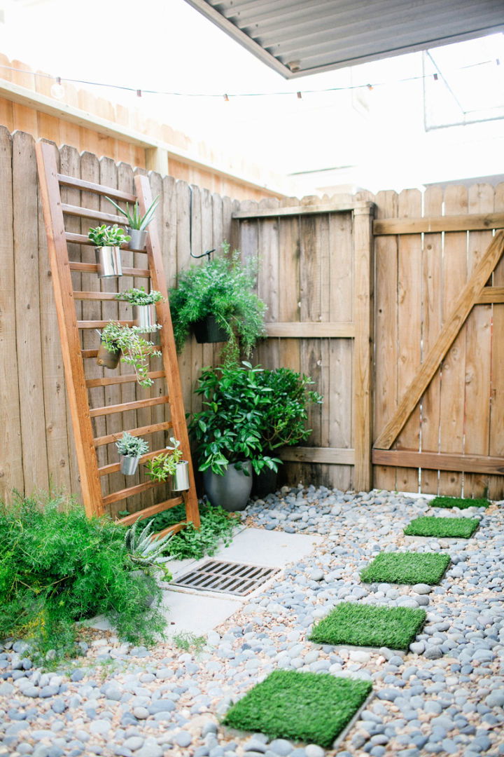 DIY Faux Grass Decorative Stepping Stones