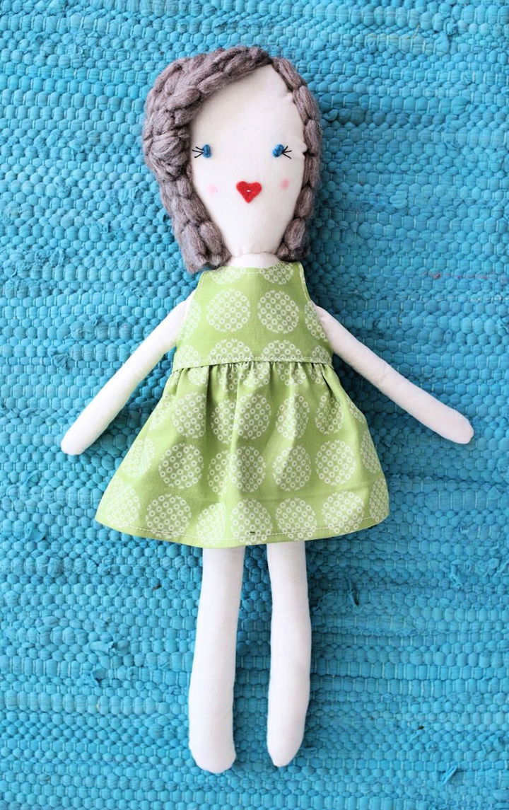 Easy DIY Traditional Rag Doll