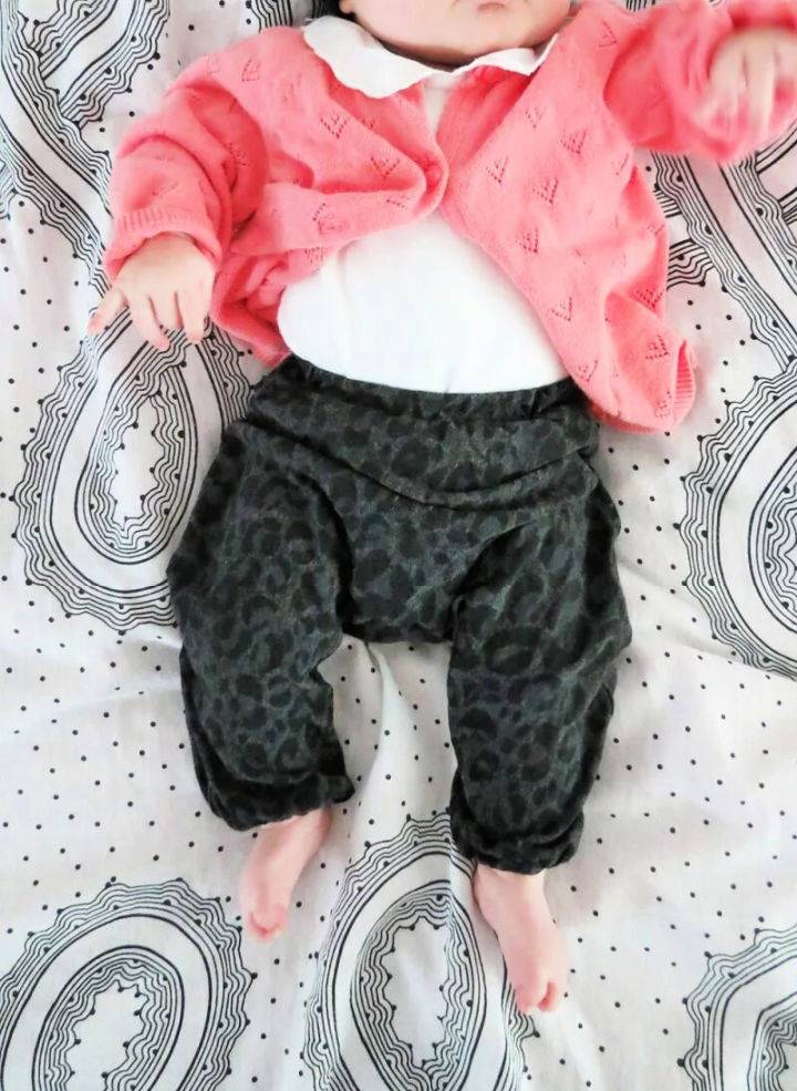 MakeYour Own Baby Pants With a T shirt