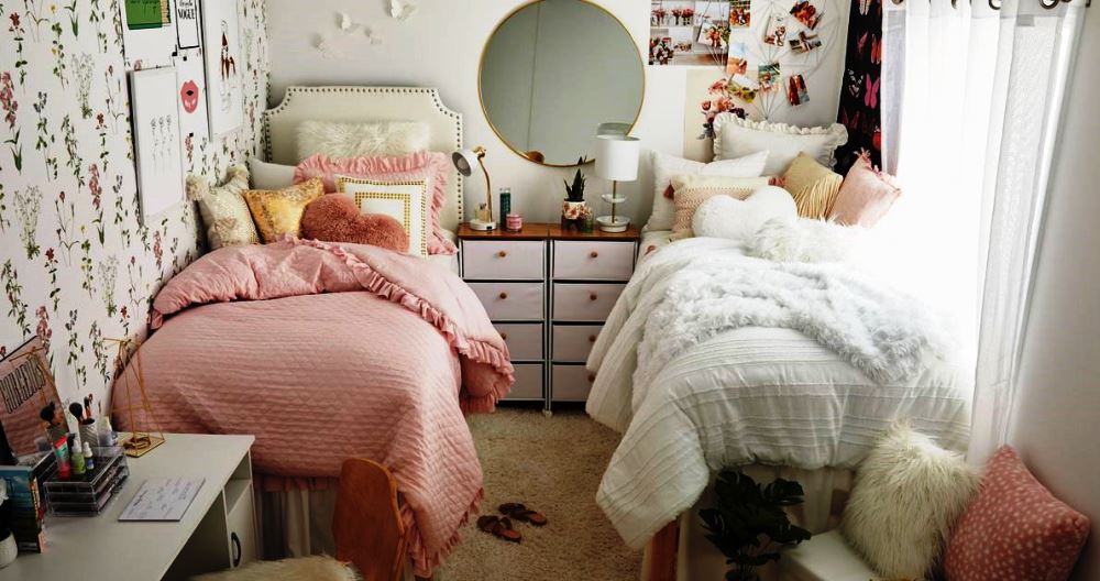 Easy DIY Dorm Room Ideas for Decorating 2