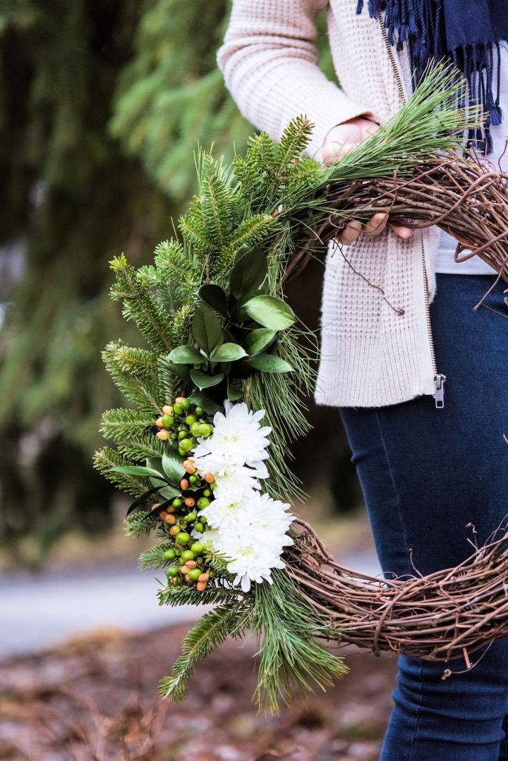 How to Make a Natural Winter Wreath