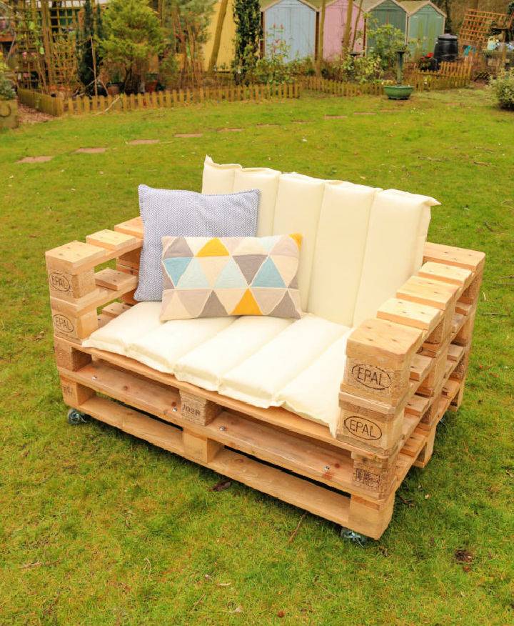 How to Make a Pallet Bench for Garden