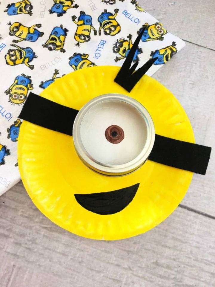 Paper Plate Minion for Kids
