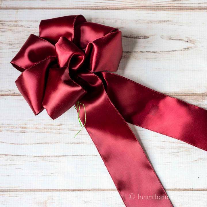 Easy DIY Bow With Wired Ribbon