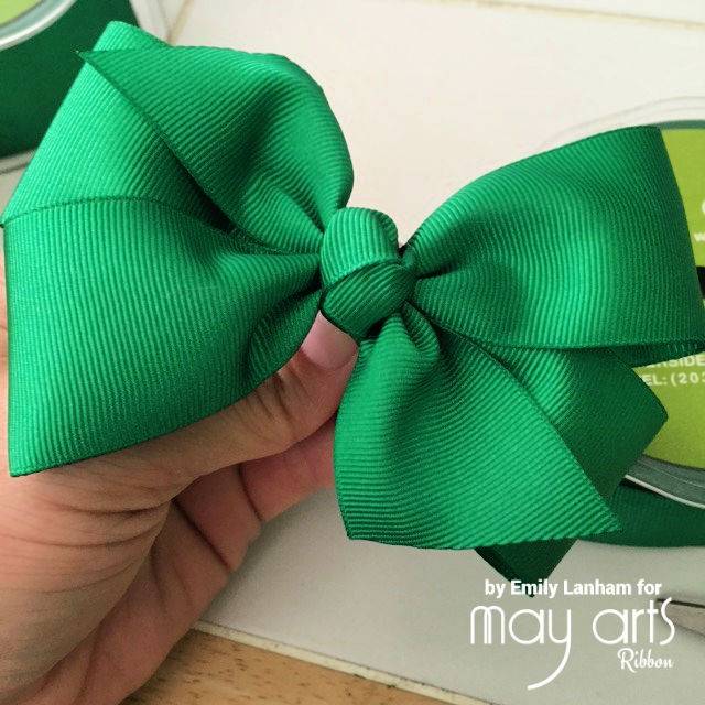 Make Your Own Bow With Ribbon 
