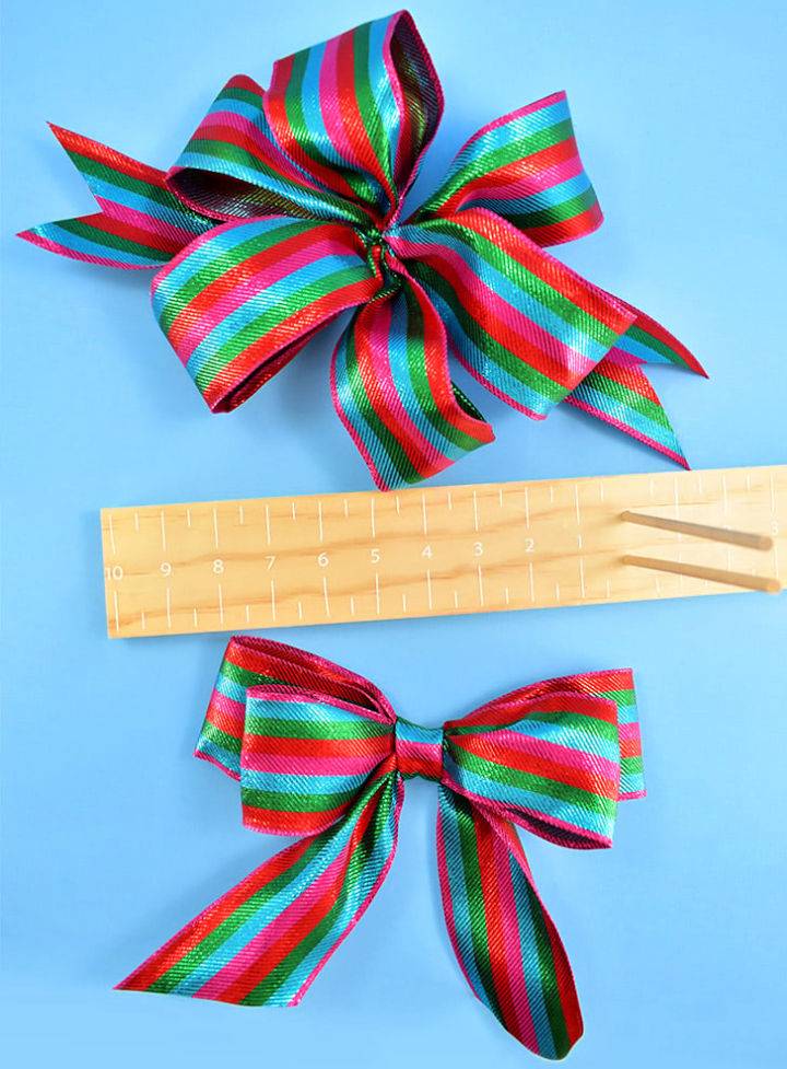 How to Make a Bow With a Wooden Bow Maker