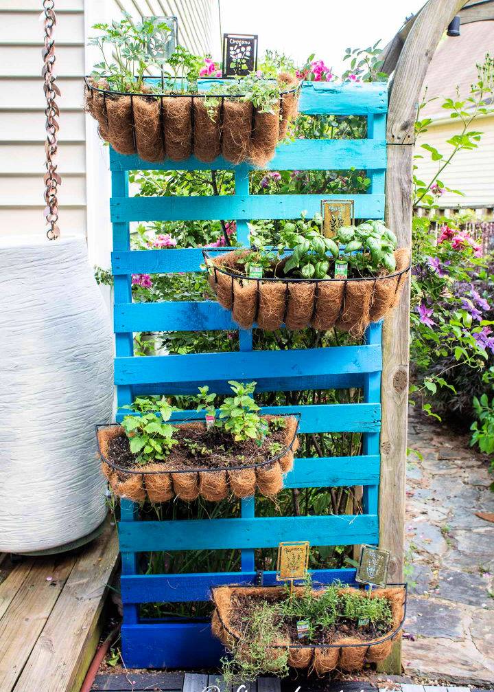 Easy DIY Pallet Vertical Herb Garden
