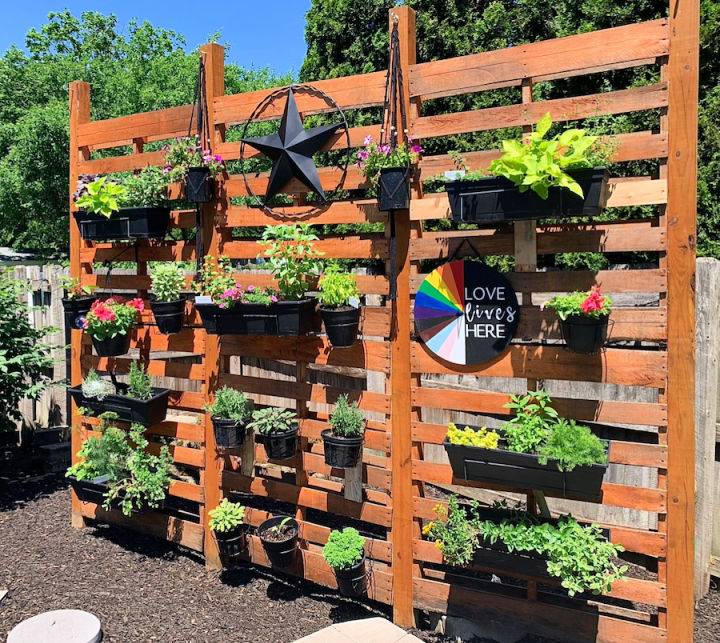 How to Build a Pallet Wall Garden