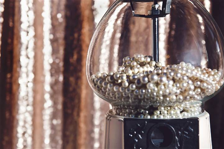 Glam Up Your Wardrobe with These Pearl Craft Ideas 1