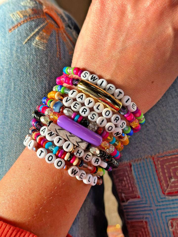 Awesome DIY Friendship Bracelets