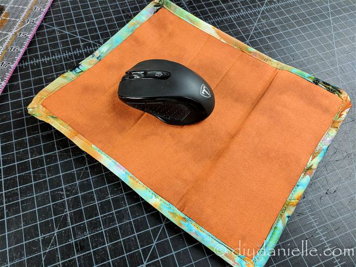DIY Mouse Pad With Wrist Rest