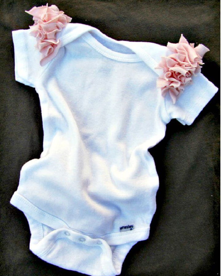 DIY Ruffled Baby Onesie