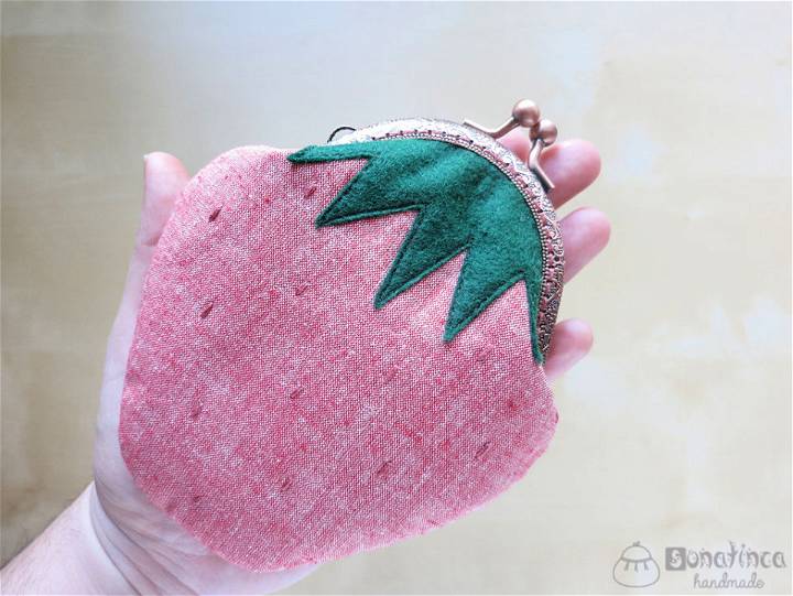 How to Sew a Strawberry Purse