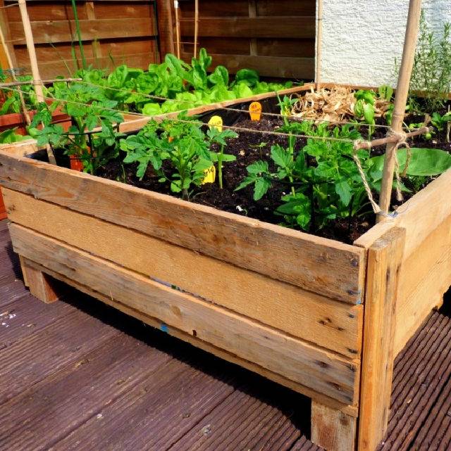 How to Make a Planter Box From Pallets