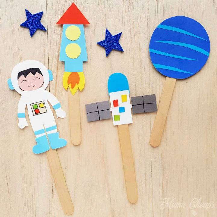 Make a Popsicle Stick Space Puppet