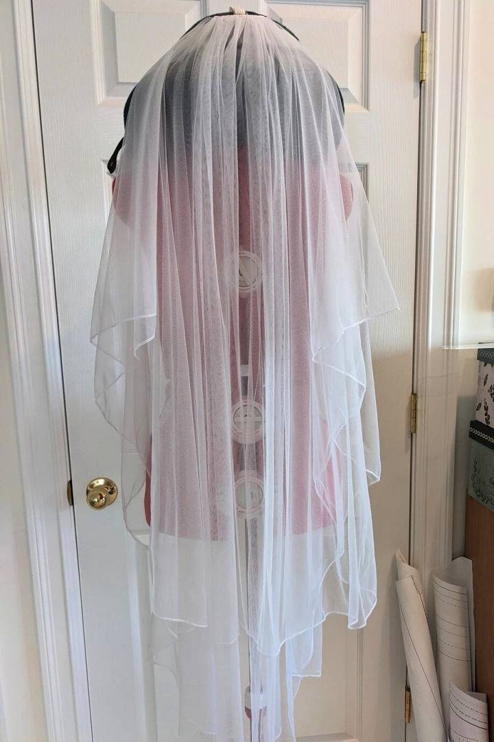 Quick and Easy DIY Wedding Veil