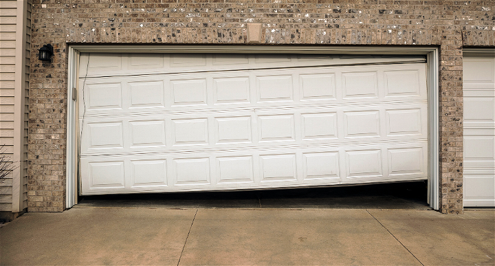 Simple Signs You Need to Replace Your Garage Door