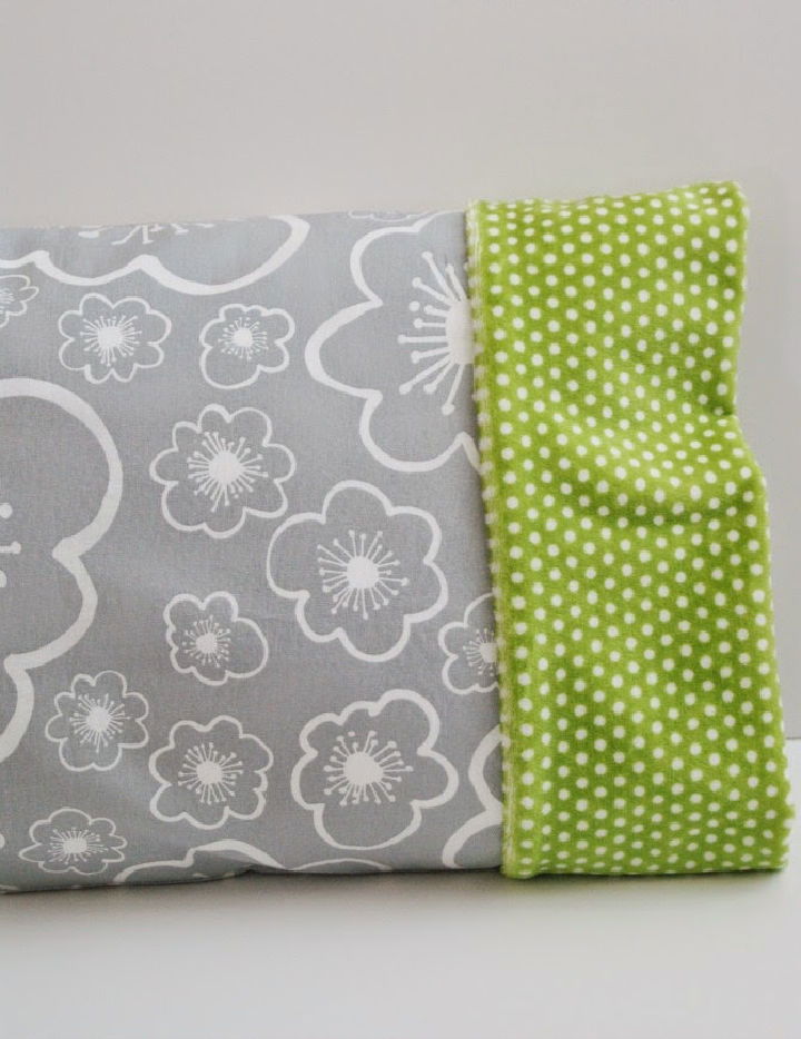 DIY Travel-Sized Pillowcase With Minky Edge