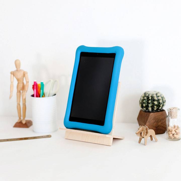 Beautiful DIY Wooden Tablet Stand