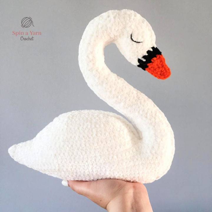 Beautiful Swan Amigurumi Crochet Pattern