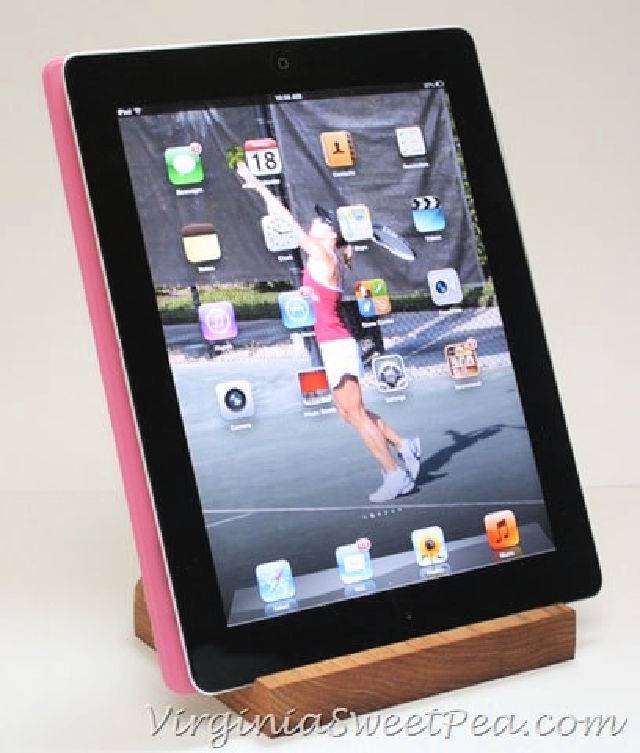 Best DIY Wood Tablet Stand Idea