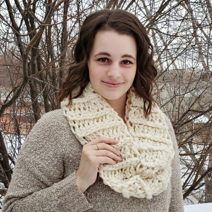 Chunky Crochet Infinity Scarf Pattern