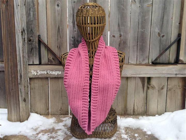 Crocheted Textured and Ribbed Infinity Scarf Pattern