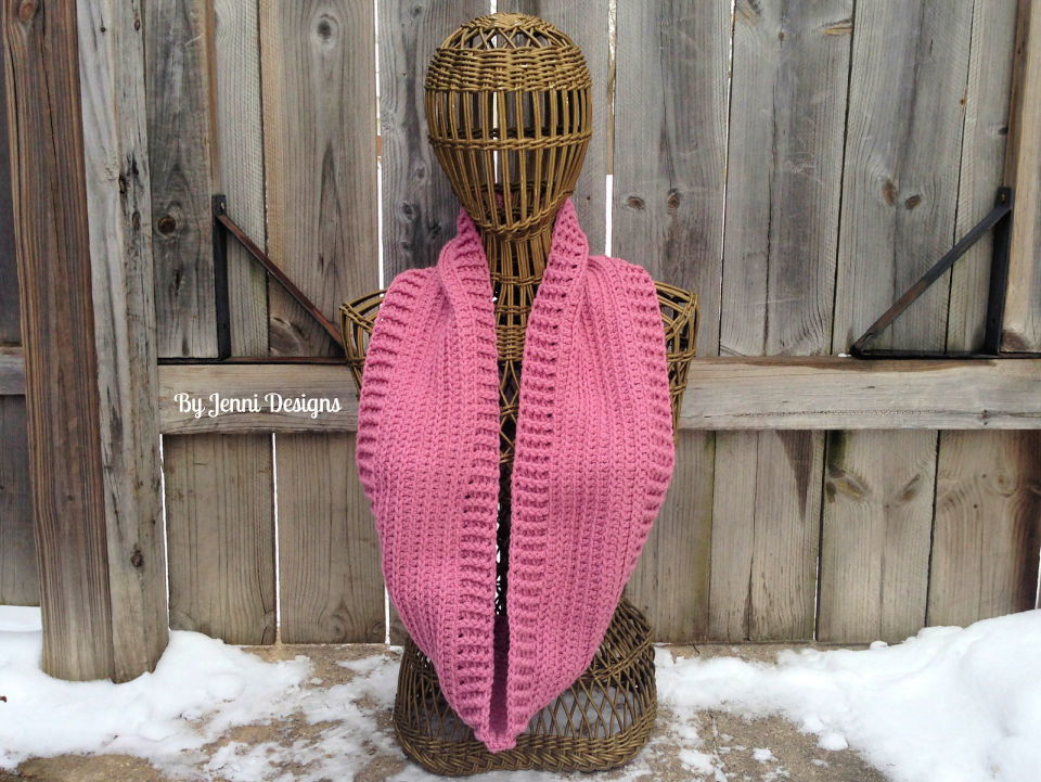 Crocheted Textured and Ribbed Infinity Scarf Pattern