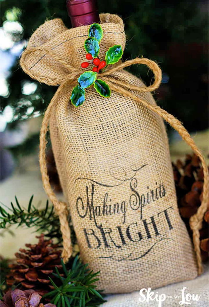 DIY Printed Burlap Gift Bag for Bottle