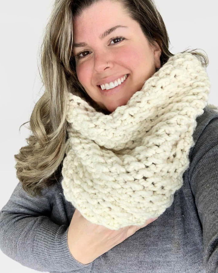 Easy Peasy Crochet Cowl Pattern